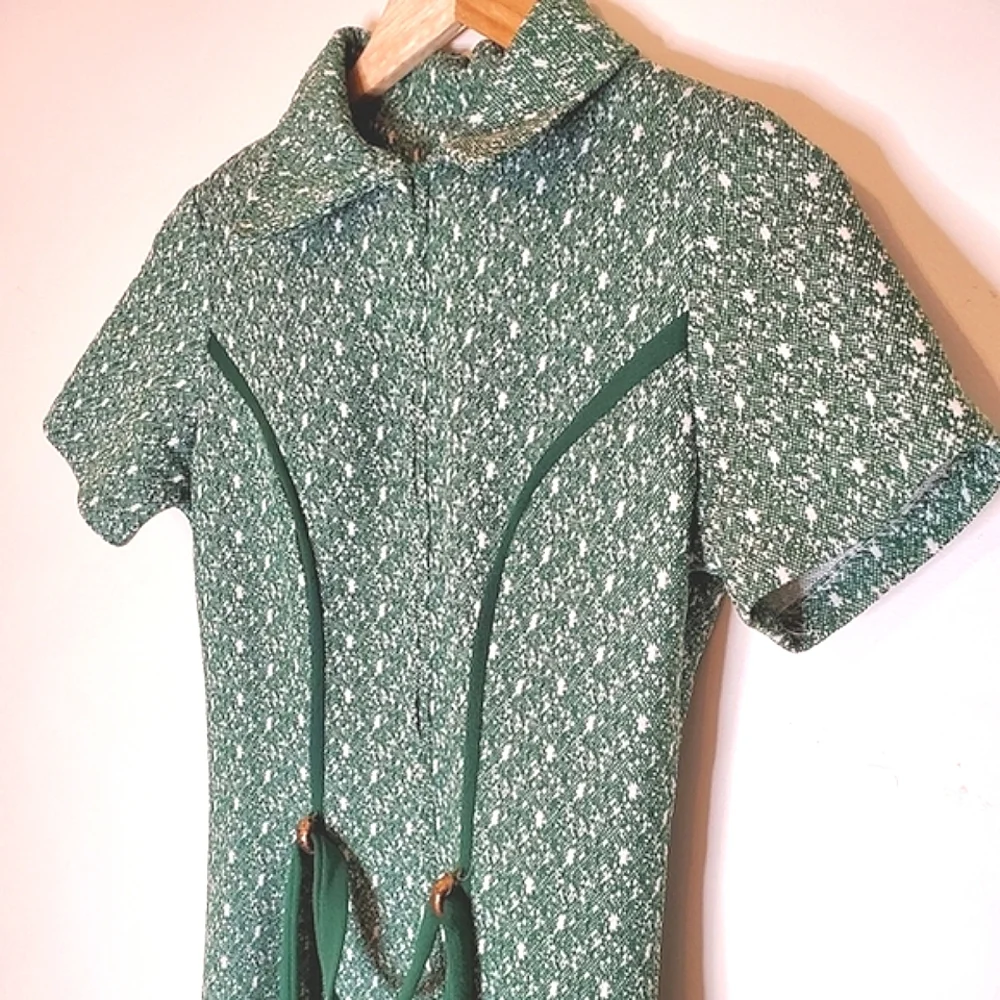 Speedy Green 70s Athletic Polyester Zip-Up Dress with Waist Tie - Picture 5 of 14